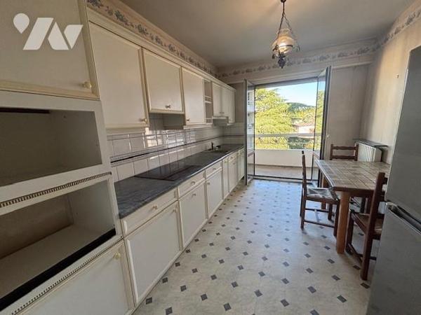 Appartement traversant - T4 – Dernier étage avec ascenseur – Proche Place Lafayette – ANGERS