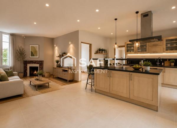 Maison individuelle de 220 m2 avec 6 chambres sur un terrain de 490 m2 avec un sous sol total.