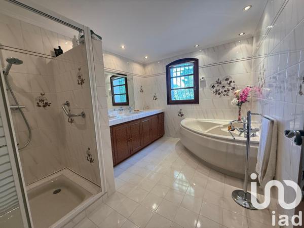 Maison à vendre 6 pièces 171 m² Carros