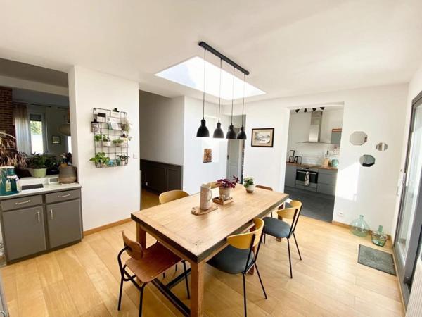 Maison à WAMBRECHIES, 59118 - 7 pièces 135m²