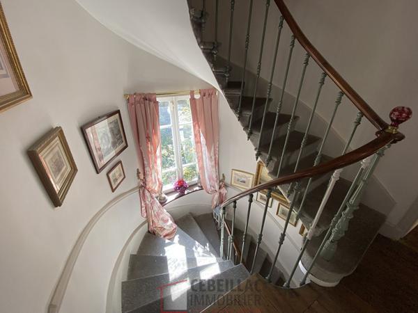 Maison 7 pièce(s) 5 chambre(s) 235 m²