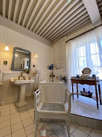 Maison 7 pièce(s) 5 chambre(s) 235 m²