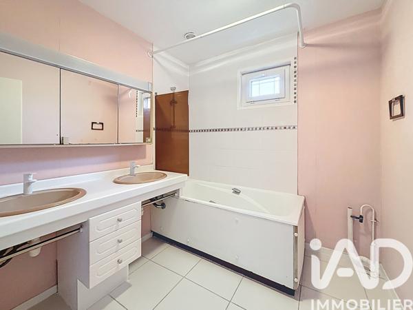 Maison à vendre 6 pièces 152 m² Bourg-Achard