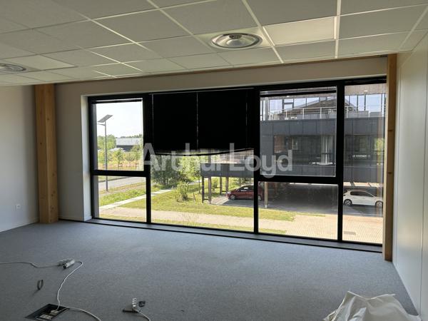 Bureaux à louer à Villeneuve d'Ascq immeuble moderne avec terrasses