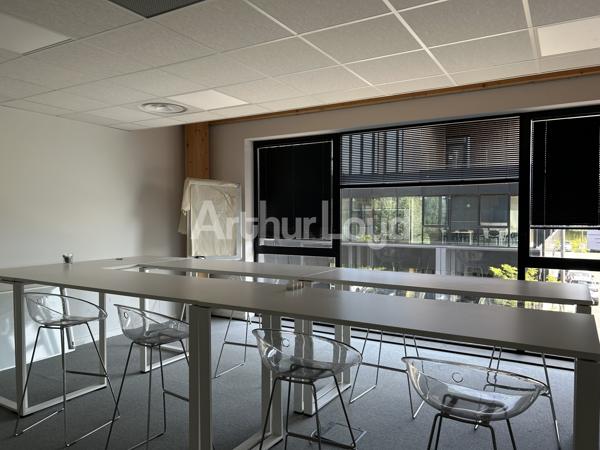 Bureaux à louer à Villeneuve d'Ascq immeuble moderne avec terrasses