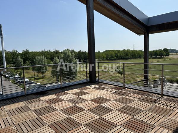Bureaux à louer à Villeneuve d'Ascq immeuble moderne avec terrasses