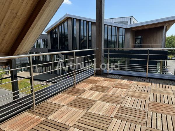 Bureaux à louer à Villeneuve d'Ascq immeuble moderne avec terrasses