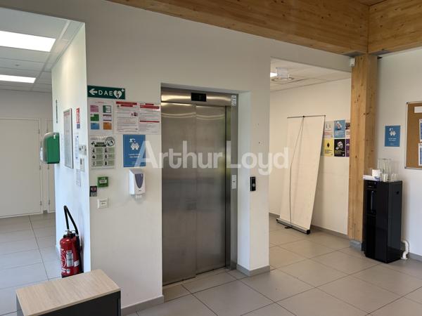 Bureaux à louer à Villeneuve d'Ascq immeuble moderne avec terrasses