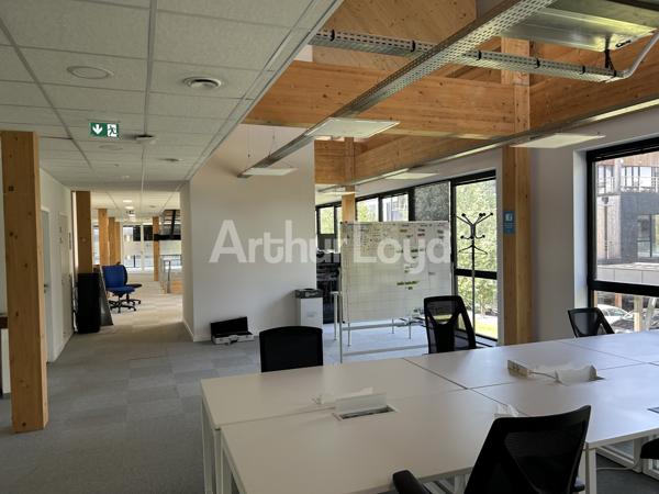 Bureaux à louer à Villeneuve d'Ascq immeuble moderne avec terrasses