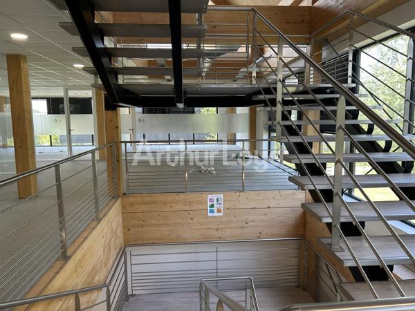 Bureaux à louer à Villeneuve d'Ascq immeuble moderne avec terrasses