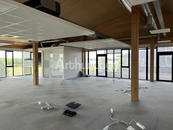 Bureaux à louer à Villeneuve d'Ascq immeuble moderne avec terrasses