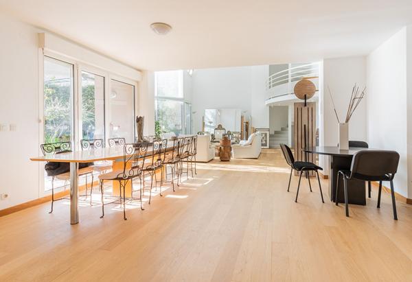 Triplex d'architecte avec jardin ,DPE D, Emplacement privilégié à deux pas du centre-ville de Verrières-le-Buisson, DPE D,  Sous-sol - Double BOX + emplacement Moto.