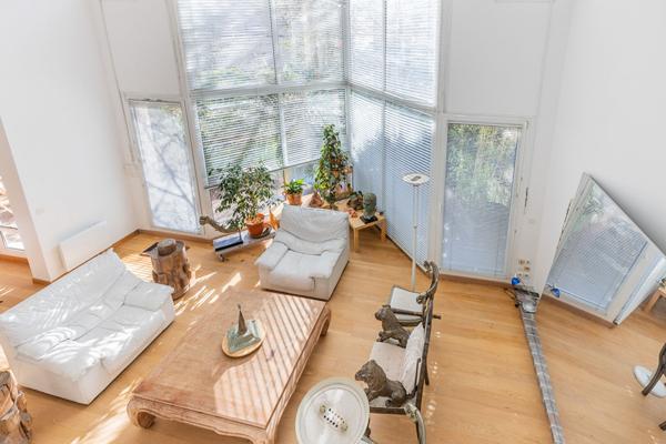 Triplex d'architecte avec jardin ,DPE D, Emplacement privilégié à deux pas du centre-ville de Verrières-le-Buisson, DPE D,  Sous-sol - Double BOX + emplacement Moto.