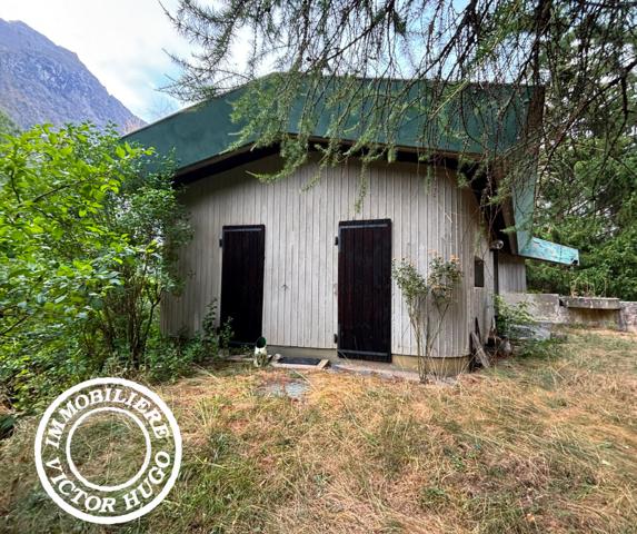 À VENDRE – MAISON D’ARCHITECTE À RÉNOVER AU CŒUR DE LA NATURE – LA DANCHÈRE / VENOSC