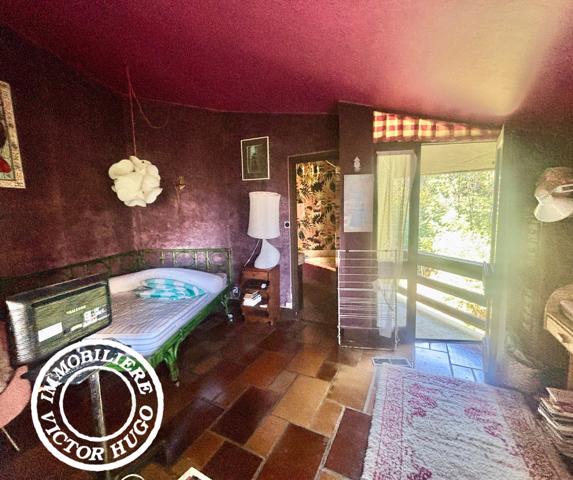 À VENDRE – MAISON D’ARCHITECTE À RÉNOVER AU CŒUR DE LA NATURE – LA DANCHÈRE / VENOSC