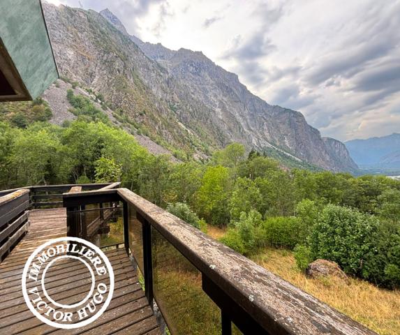 À VENDRE – MAISON D’ARCHITECTE À RÉNOVER AU CŒUR DE LA NATURE – LA DANCHÈRE / VENOSC