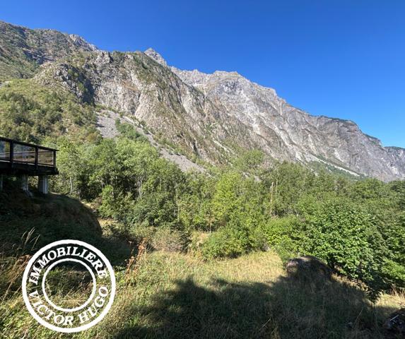 À VENDRE – MAISON D’ARCHITECTE À RÉNOVER AU CŒUR DE LA NATURE – LA DANCHÈRE / VENOSC