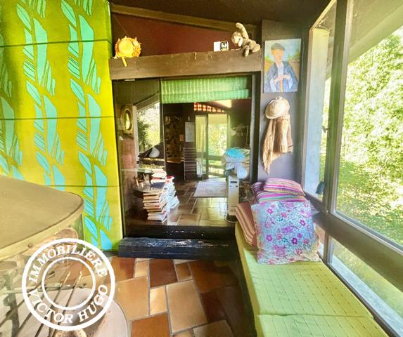 À VENDRE – MAISON D’ARCHITECTE À RÉNOVER AU CŒUR DE LA NATURE – LA DANCHÈRE / VENOSC
