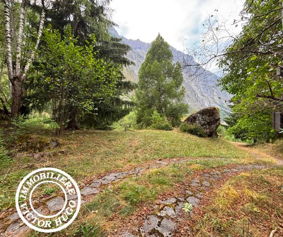 À VENDRE – MAISON D’ARCHITECTE À RÉNOVER AU CŒUR DE LA NATURE – LA DANCHÈRE / VENOSC