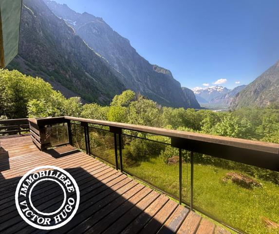 À VENDRE – MAISON D’ARCHITECTE À RÉNOVER AU CŒUR DE LA NATURE – LA DANCHÈRE / VENOSC