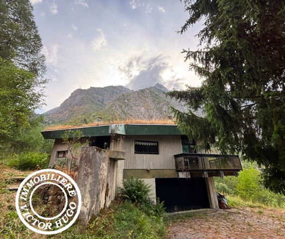 À VENDRE – MAISON D’ARCHITECTE À RÉNOVER AU CŒUR DE LA NATURE – LA DANCHÈRE / VENOSC