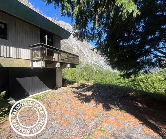 À VENDRE – MAISON D’ARCHITECTE À RÉNOVER AU CŒUR DE LA NATURE – LA DANCHÈRE / VENOSC