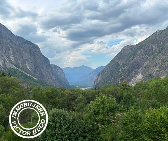 À VENDRE – MAISON D’ARCHITECTE À RÉNOVER AU CŒUR DE LA NATURE – LA DANCHÈRE / VENOSC