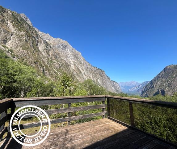 À VENDRE – MAISON D’ARCHITECTE À RÉNOVER AU CŒUR DE LA NATURE – LA DANCHÈRE / VENOSC