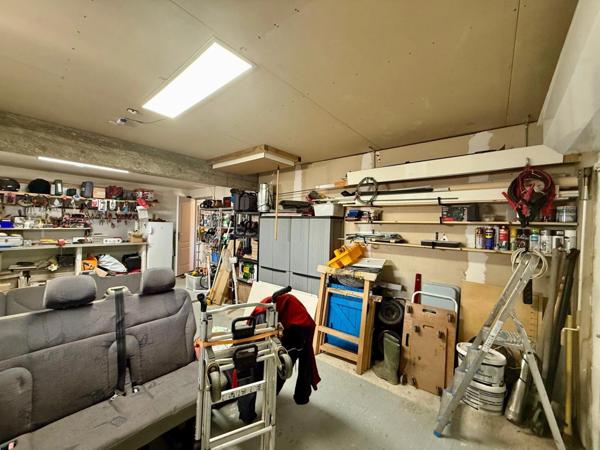 Maison à vendre 5 pièces PEYRIAC MINERVOIS (11) 135 m2 environ, 3 chambres, piscine, garage terrain 885m2