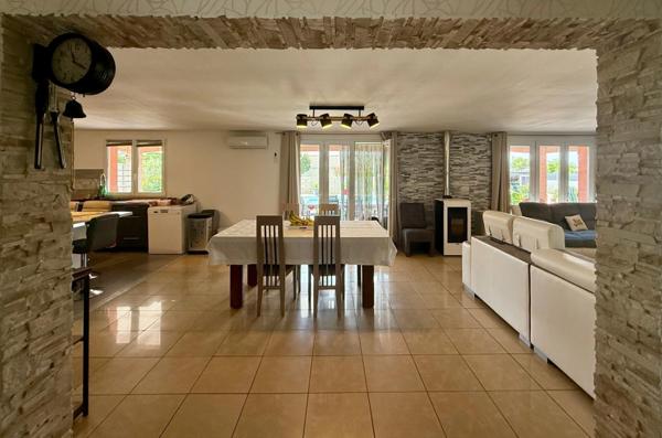 Maison à vendre 5 pièces PEYRIAC MINERVOIS (11) 135 m2 environ, 3 chambres, piscine, garage terrain 885m2