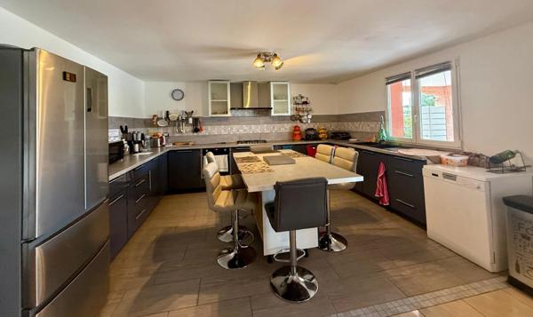 Maison à vendre 5 pièces PEYRIAC MINERVOIS (11) 135 m2 environ, 3 chambres, piscine, garage terrain 885m2