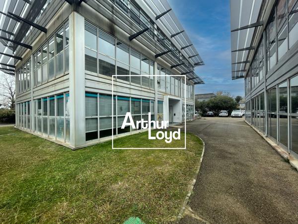 Bureaux à louer à Nîmes 141 m² avec ascenseur et parking sur site