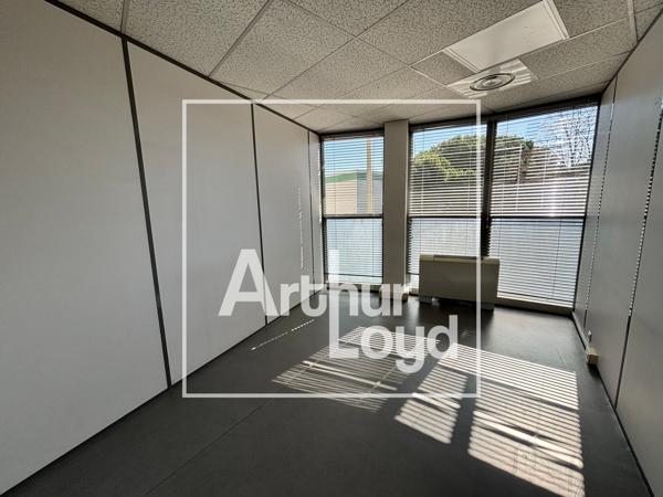 Bureaux à louer à Nîmes 141 m² avec ascenseur et parking sur site