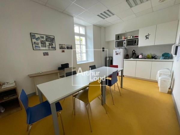 BUREAUX vente à VAUX-LE-PÉNIL 77000