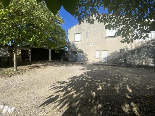 ORANGE, maison en campagne avec dépendances et grand jardin
