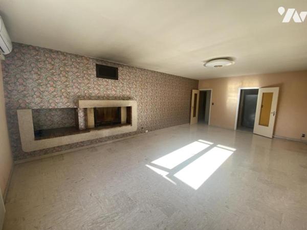 ORANGE, maison en campagne avec dépendances et grand jardin