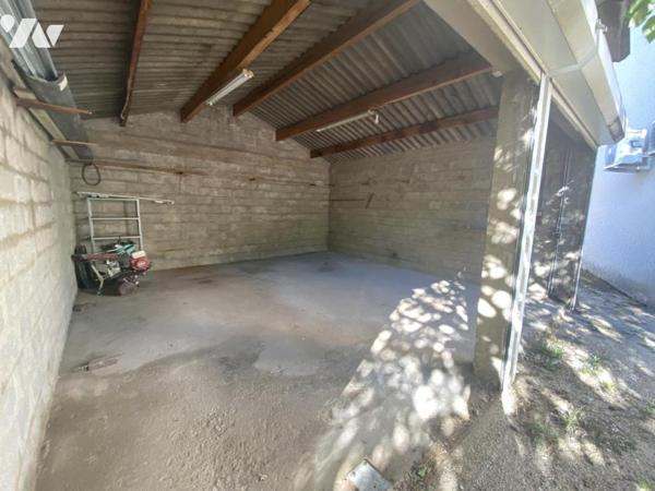 ORANGE, maison en campagne avec dépendances et grand jardin