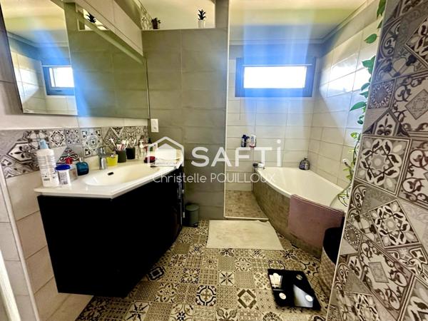 Maison de plain pied rénovée, 3 chambres, 1 bureau