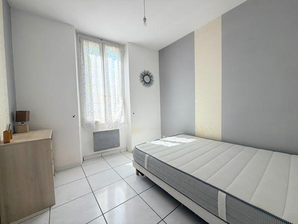 A VENDRE PERTUIS 84120 PROCHE CENTRE VILLE APPARTEMENT TYPE 2 DE 42 M² EN SOUPLEX