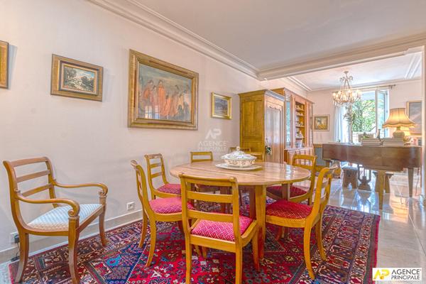 Versailles Rive-Droite Sainte Jeanne d'Arc - Maison 8 pièces de 163 m² habitables (235m² au sol) avec terrasse et garage 1 695 000 € **  - Référence  28166