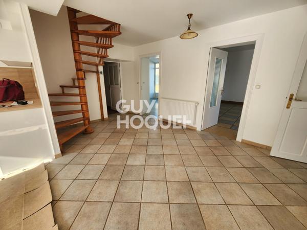 MAISON À LOUER DE 5 PIÈCES DE 156,90 M²