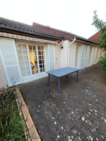 Maison, 3 chambres, jardin, garage.