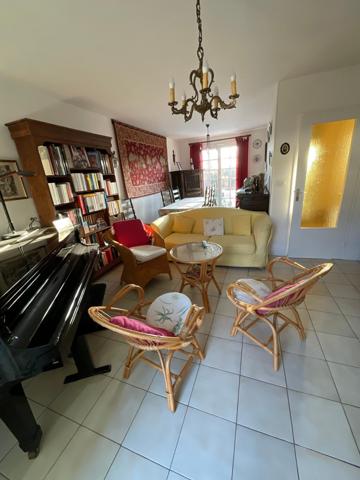 Maison, 3 chambres, jardin, garage.