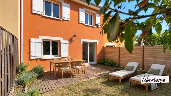 Caluire-et-Cuire – Vernay | Maison de ville 93 m² – 3 chambres – jardin - 1 box & 1 place de stationnement.