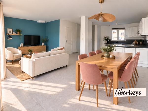 Caluire-et-Cuire – Vernay | Maison de ville 93 m² – 3 chambres – jardin - 1 box & 1 place de stationnement.
