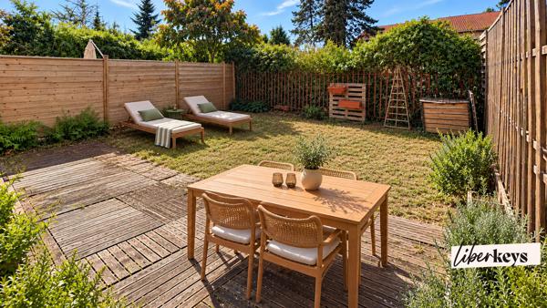 Caluire-et-Cuire – Vernay | Maison de ville 93 m² – 3 chambres – jardin - 1 box & 1 place de stationnement.