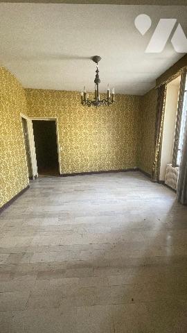 BAZOCHES LES GALLERANDES 8 min Maison avec beaux volumes de 3 chambres et une grande grange