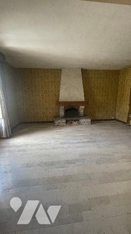 BAZOCHES LES GALLERANDES 8 min Maison avec beaux volumes de 3 chambres et une grande grange