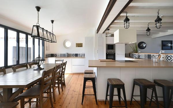 Maison à vendre    8 pièces •  Rivedoux-Plage