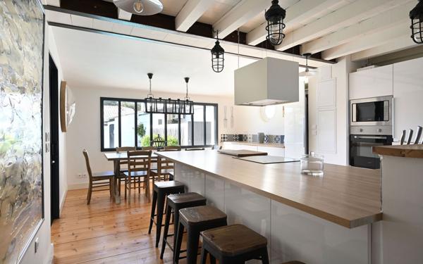 Maison à vendre    8 pièces •  Rivedoux-Plage